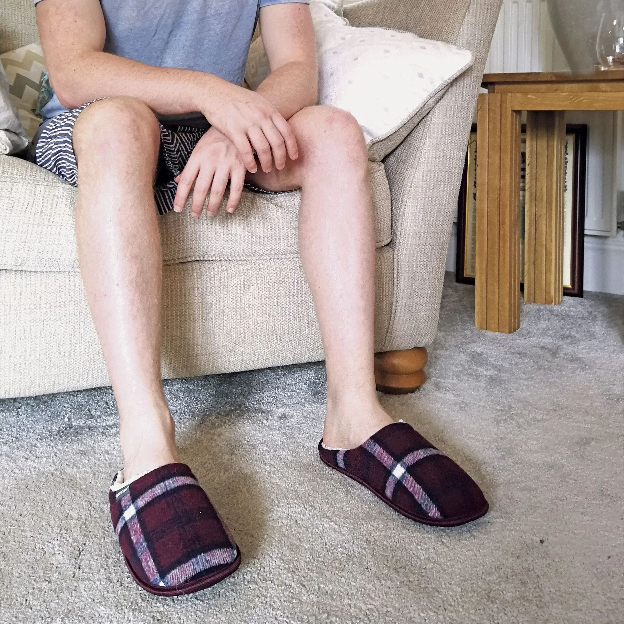 Mens Plush Fleece Lined Slip On Mule Checked Plaid Slippers (6 Sizes) - Image 3