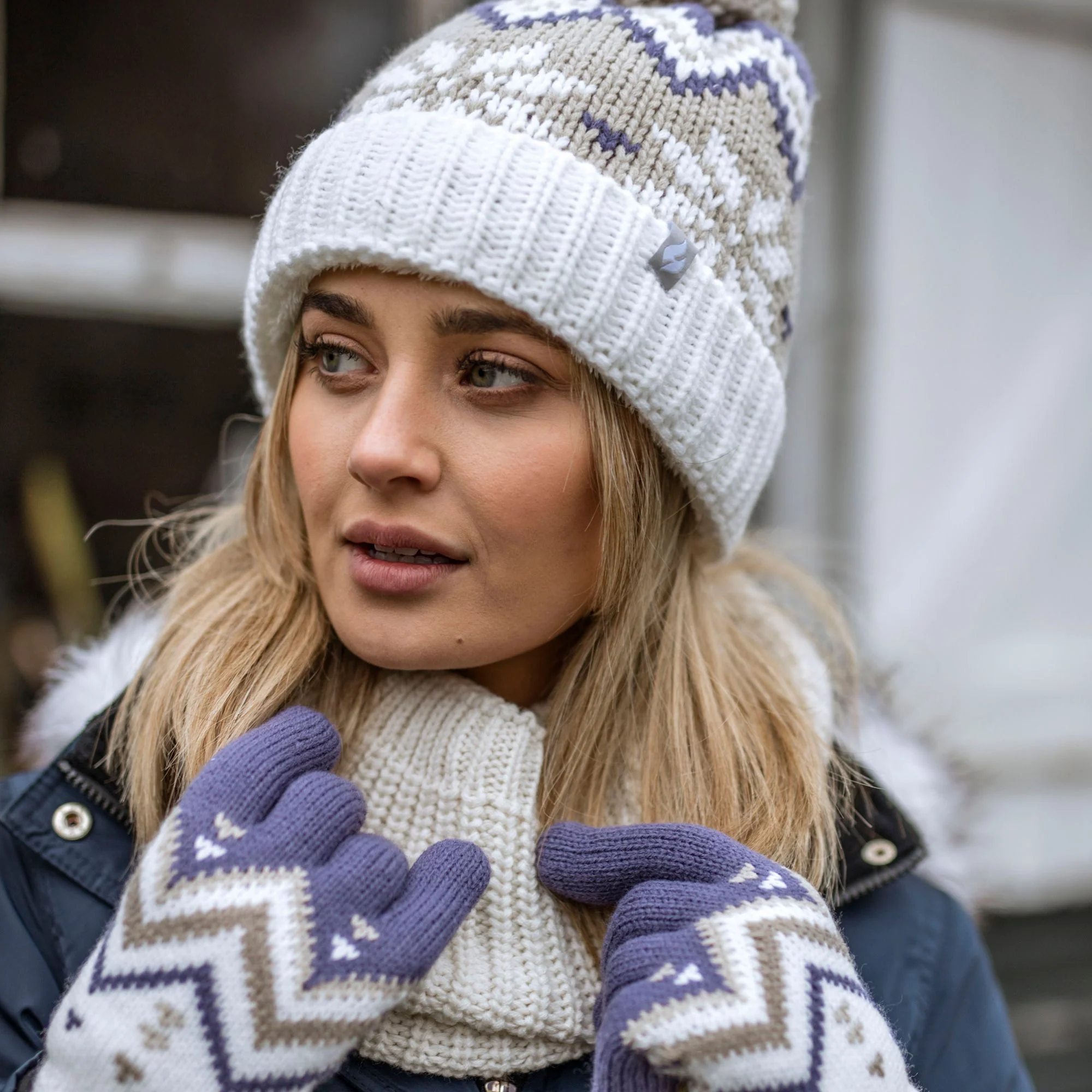 Ladies Fairisle Patterned Winter Thermal Beanie Hat with Pom Pom - Image 8