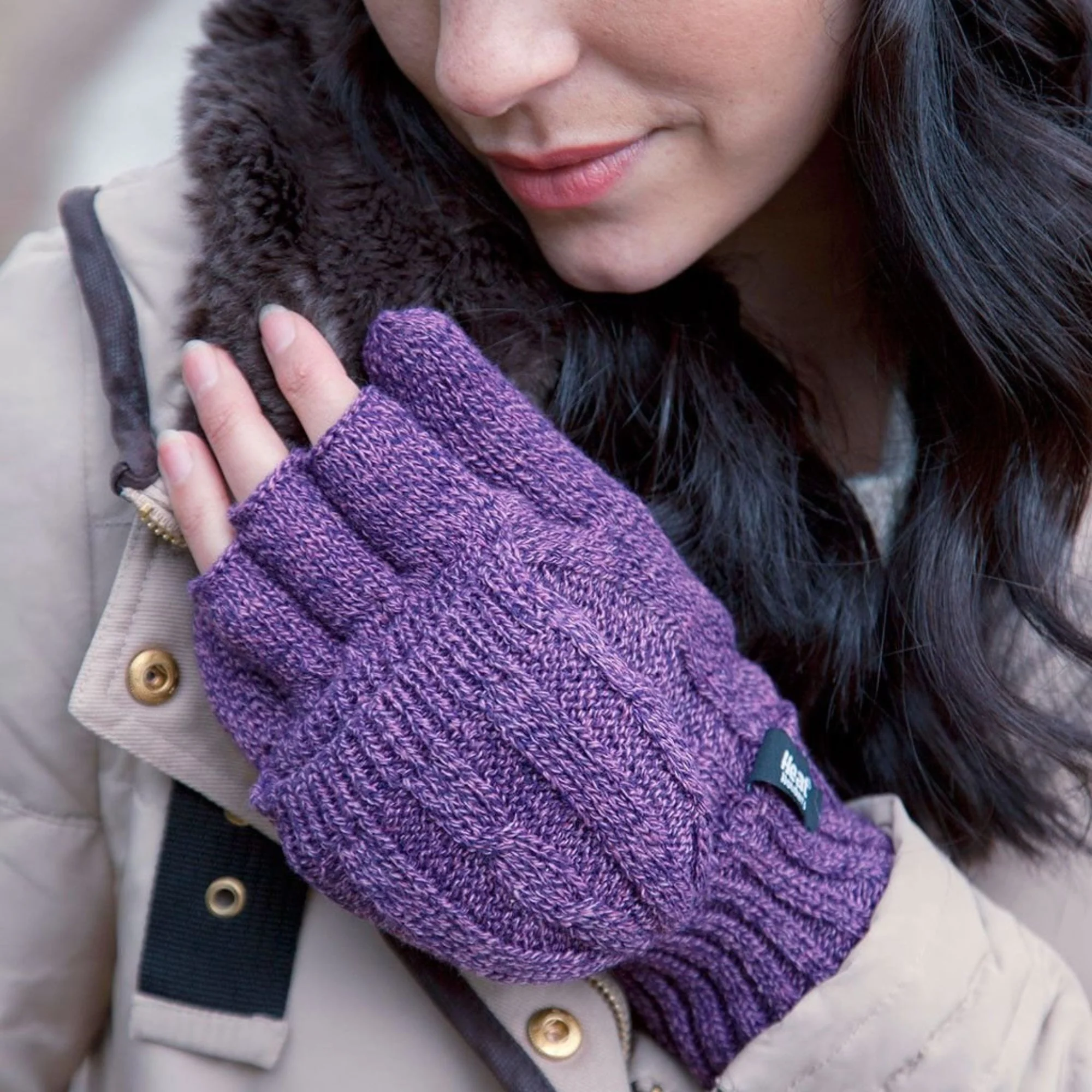 Ladies Cable Knit 2.3 Tog Thermal Winter Fingerless Converter Gloves - Image 7